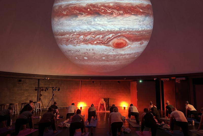 Yoga onder de sterren - Dag van de Wetenschap
